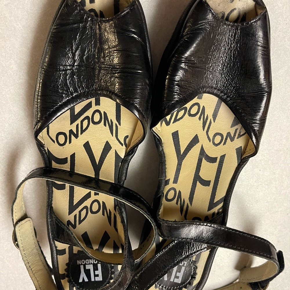 Fly London Black Ankle-Wrqp Sandal Size 41